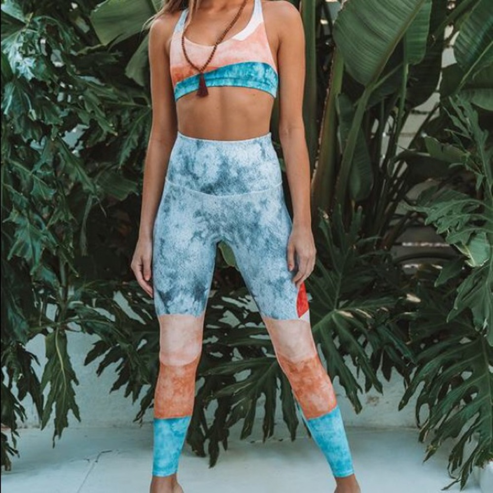 Power Set Onzie Mid Rise Sustainable Legging & Bra